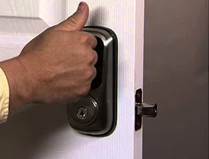 Lock Locksmith Tech Fort Lauderdale, FL 954-366-2223 - 24-7-locksmith-key-service