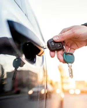 Lock Locksmith Tech Fort Lauderdale, FL 954-366-2223 - unlock-car
